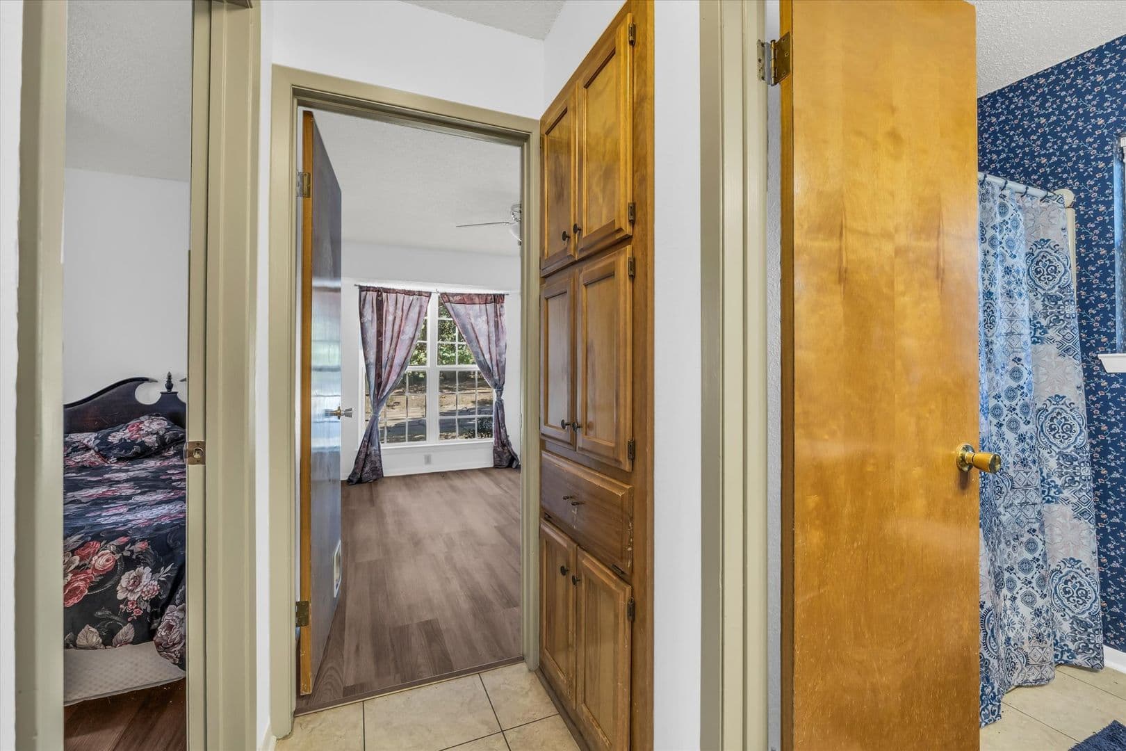 Waco House: 1936 Post Oak Drive