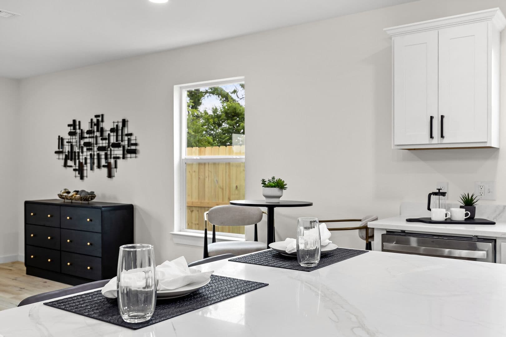 Robinson Apartment: 516 Paso Fino St