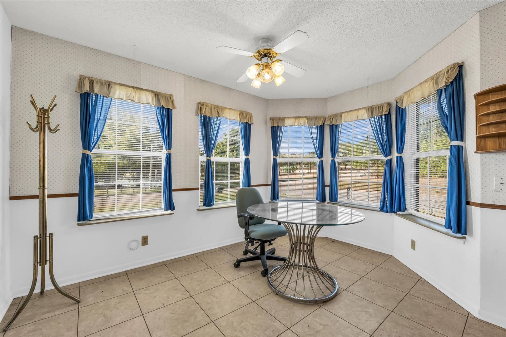 Waco House: 1936 Post Oak Drive