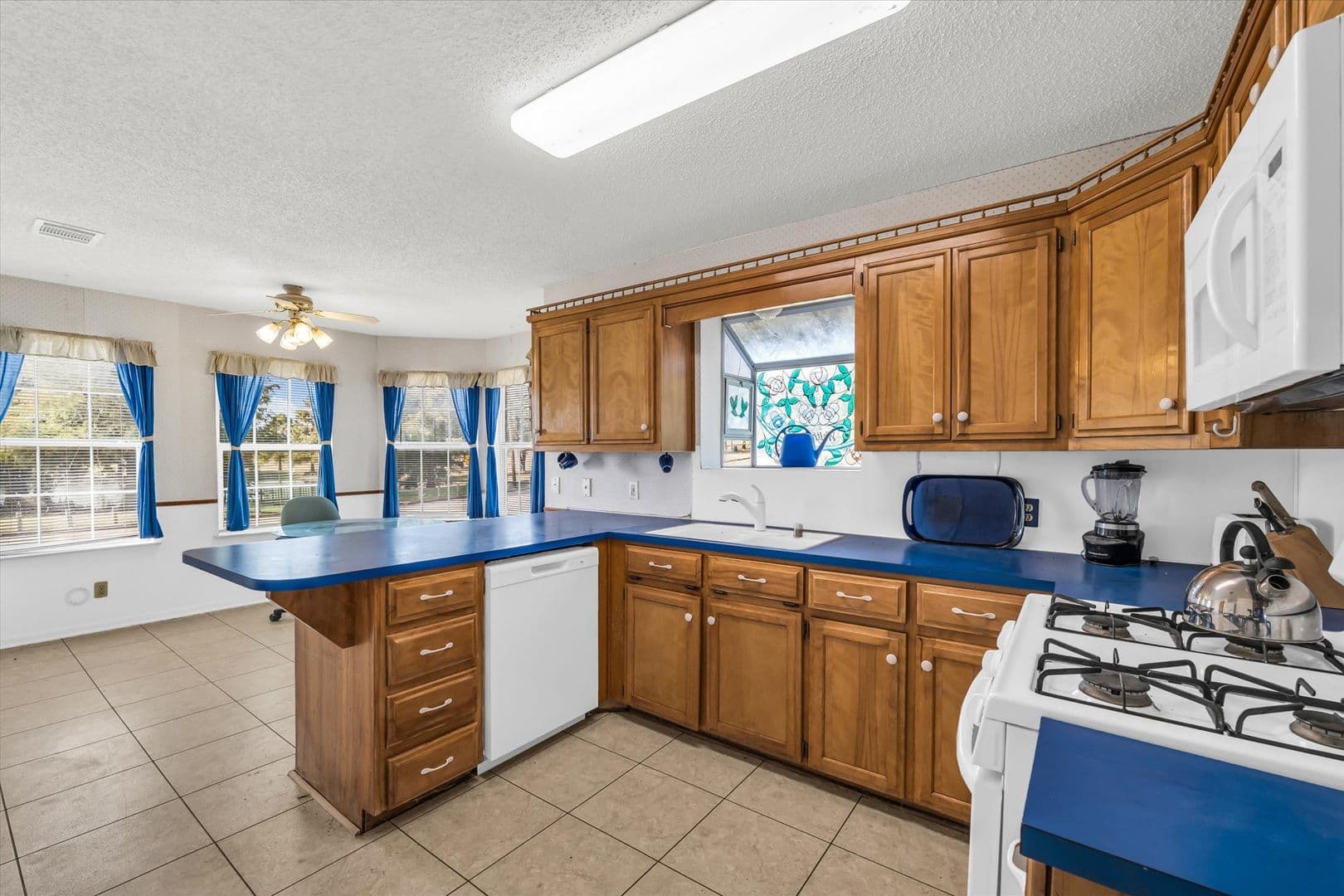 Waco House: 1936 Post Oak Drive