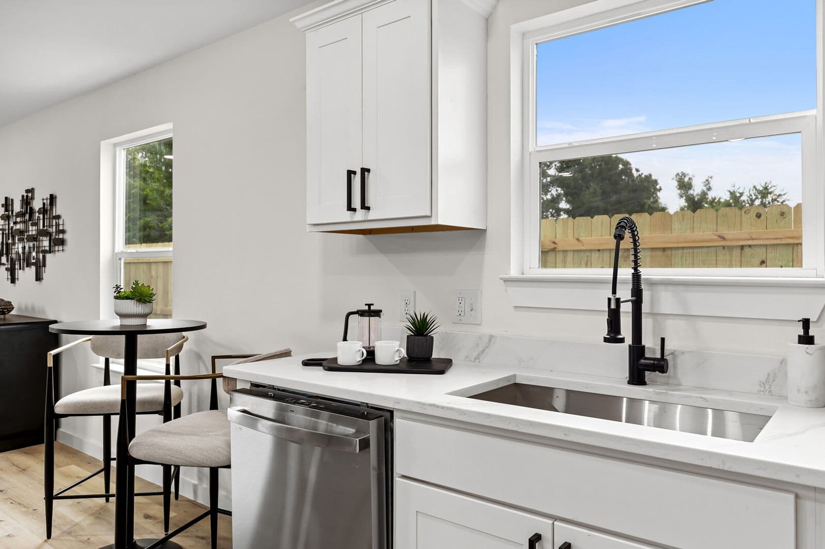 Robinson Apartment: 516 Paso Fino St