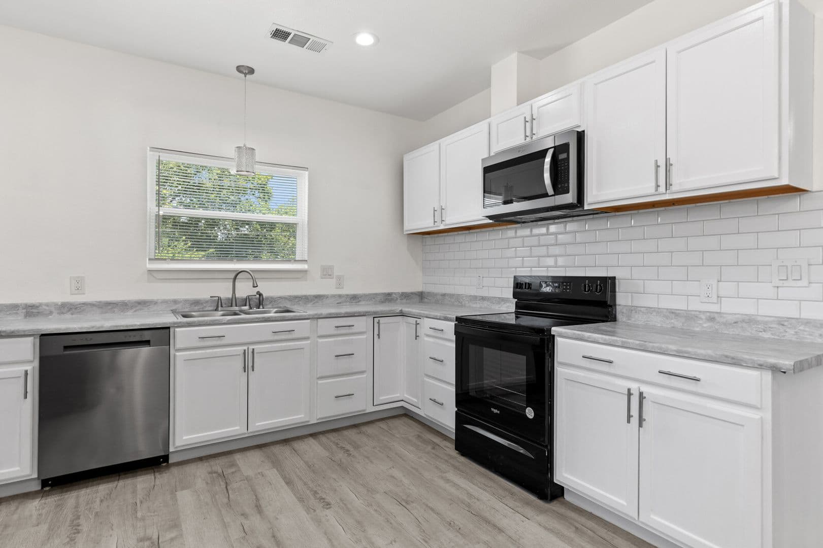 Waco Apartment: 1215 Kellum Street -B