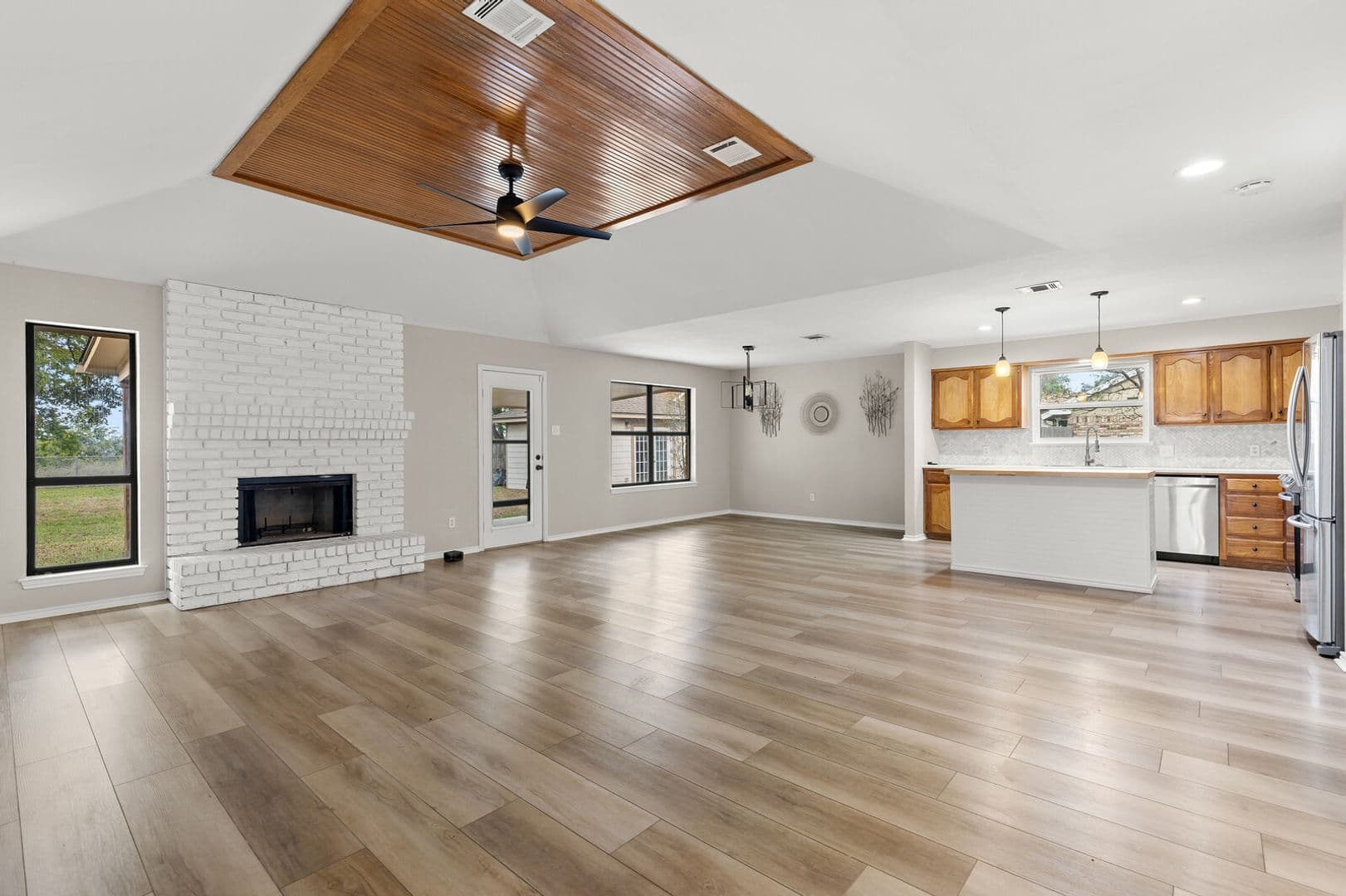 Hewitt House: 209 Bonham Drive