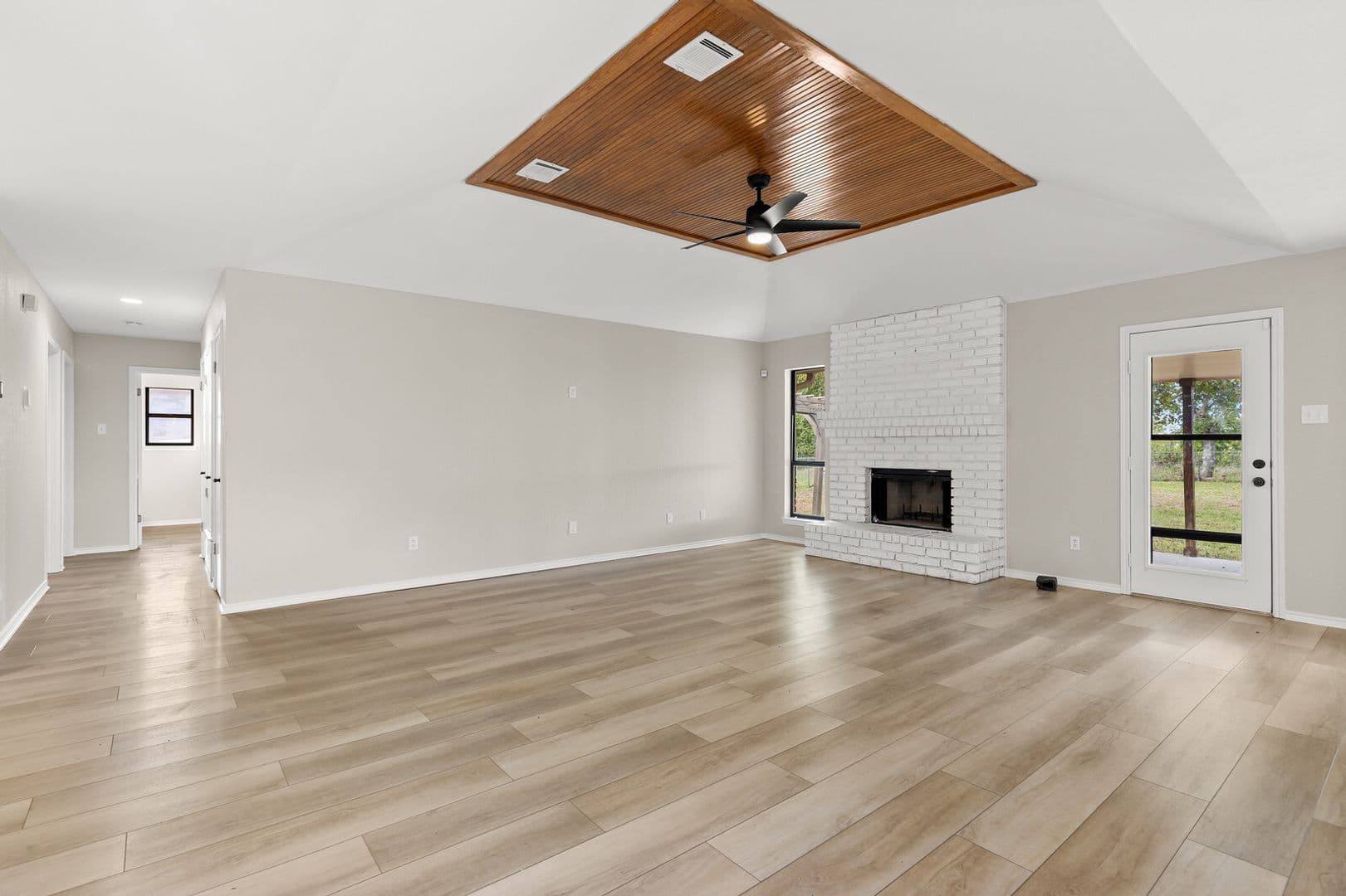 Hewitt House: 209 Bonham Drive