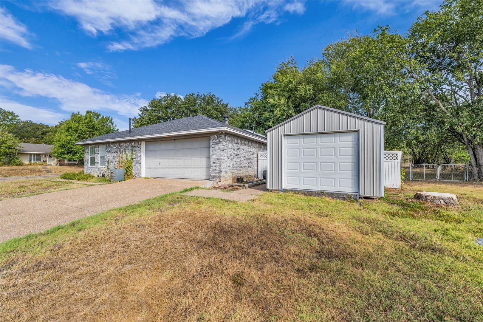 Waco House: 1936 Post Oak Drive