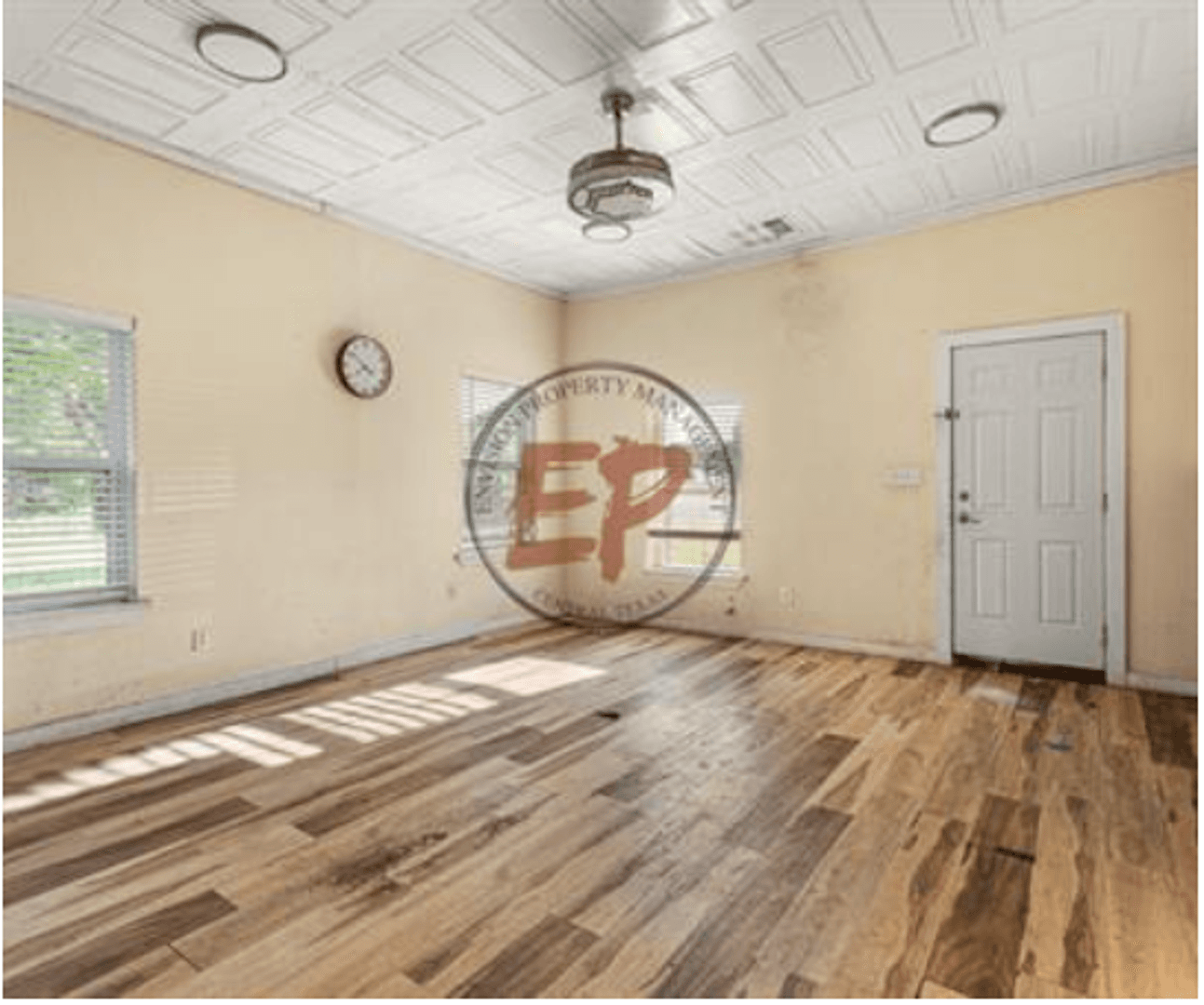 Whitney House: 301 North Guadalupe Street