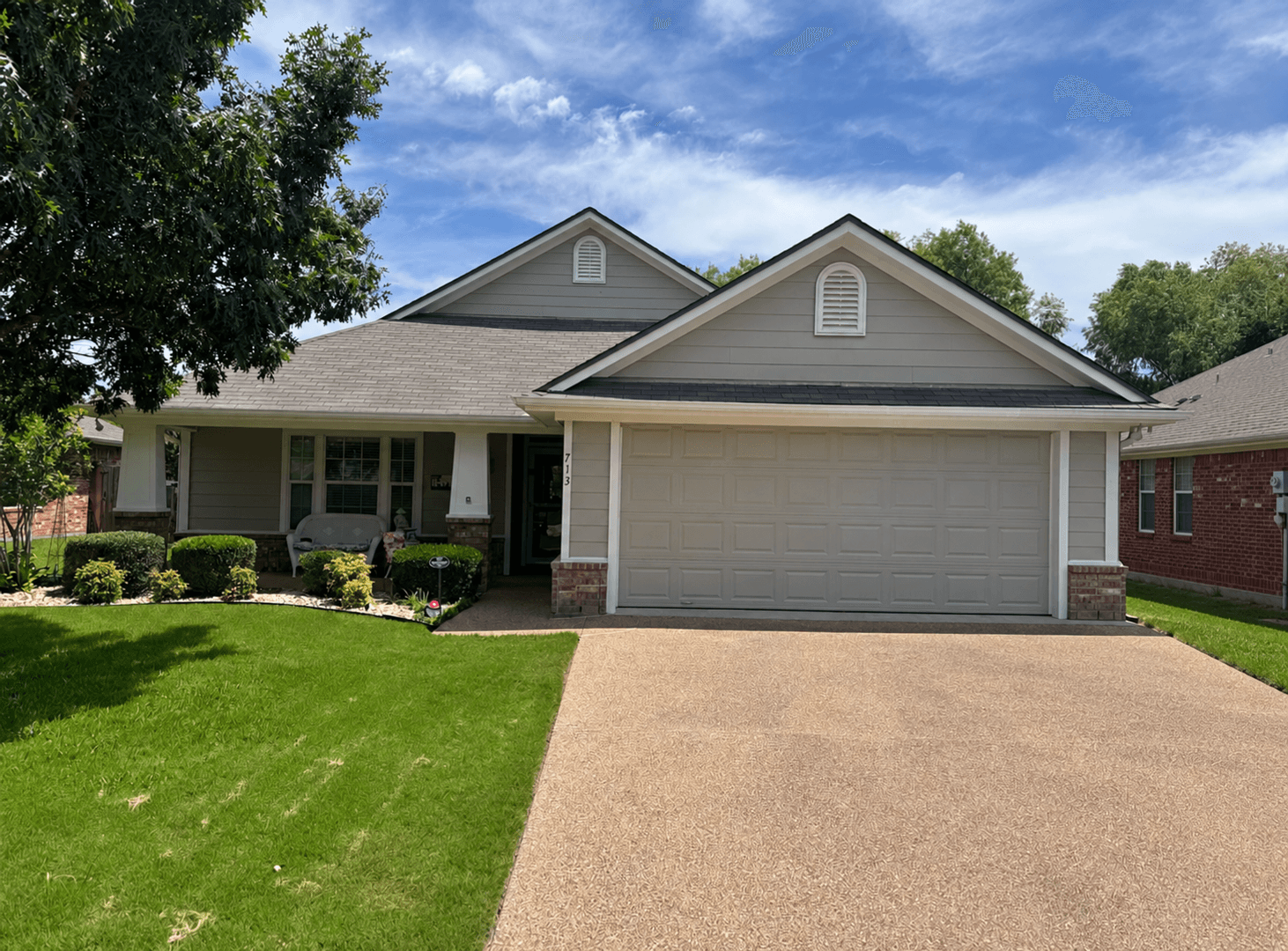 Robinson House: 713 Heston Cir