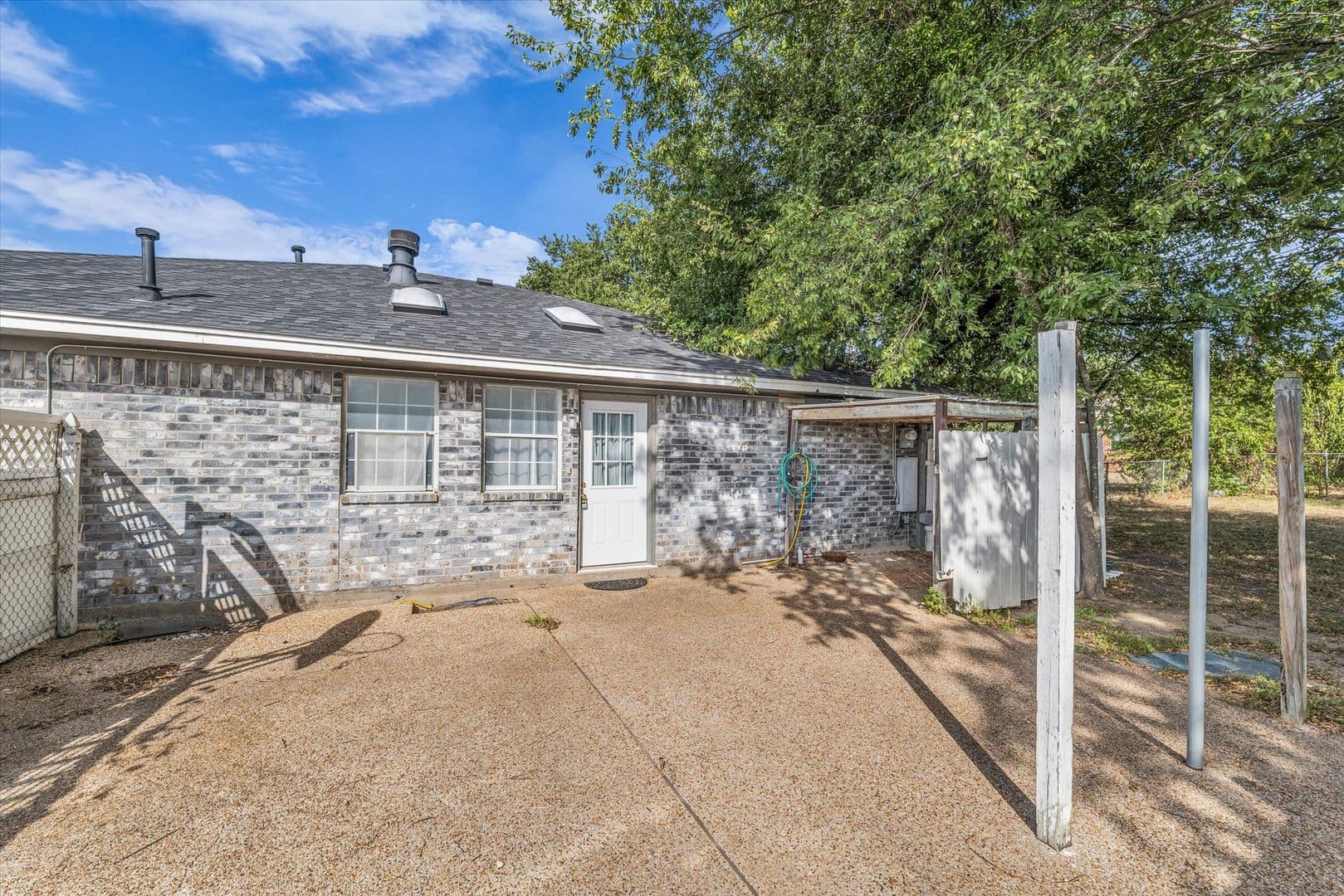 Waco House: 1936 Post Oak Drive