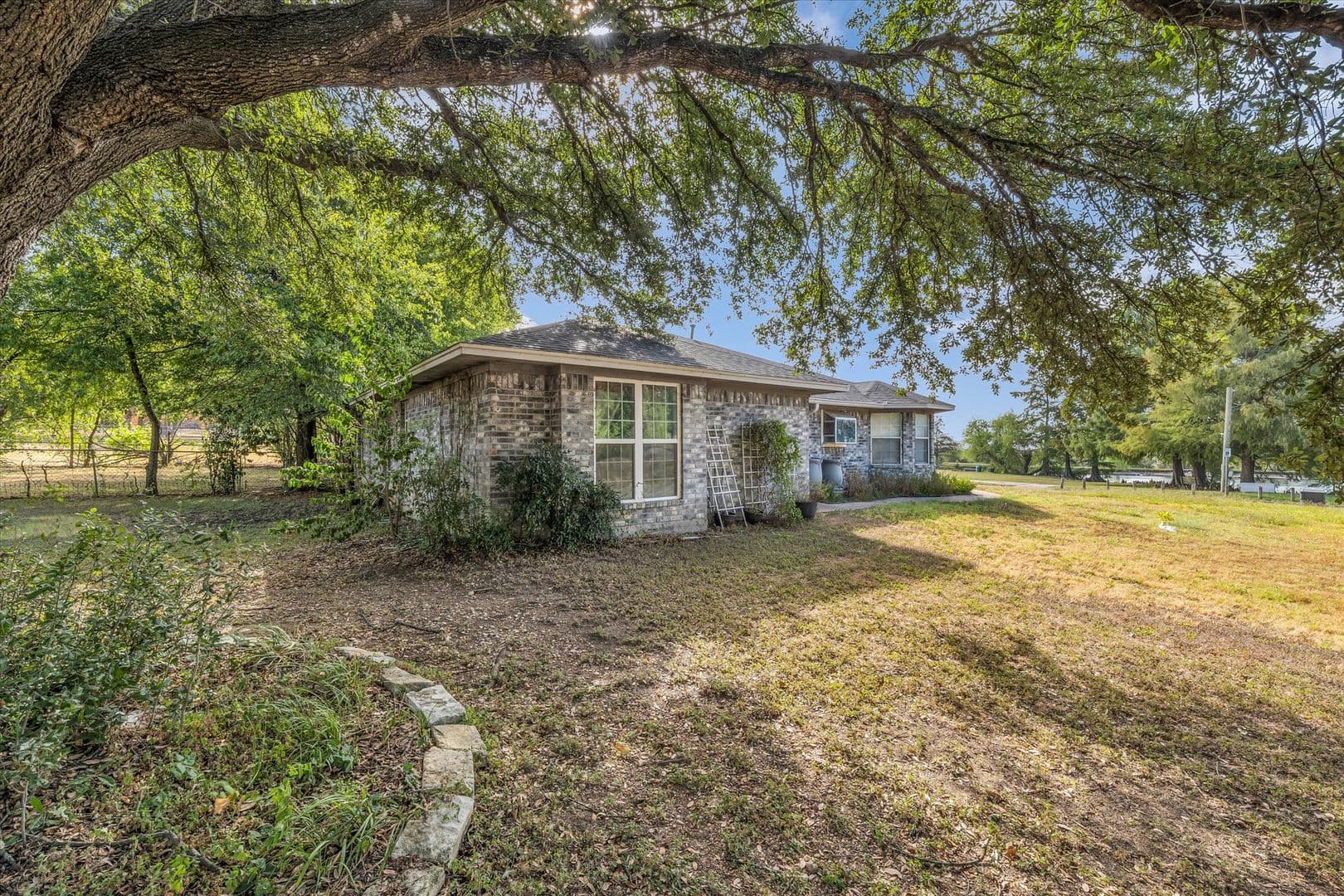 Waco House: 1936 Post Oak Drive