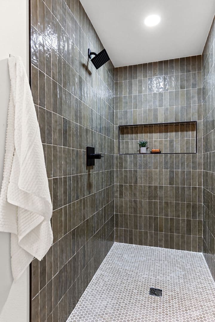Robinson Apartment: 516 Paso Fino St