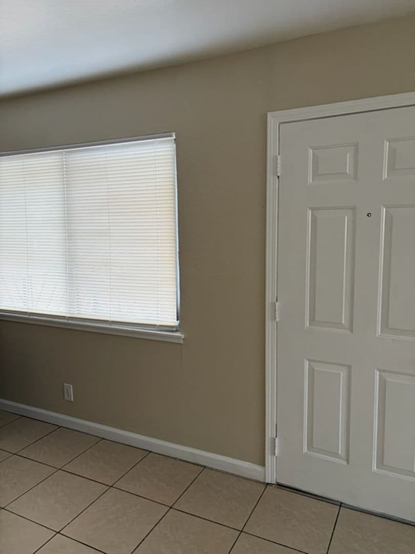 Richmond Apartment: 329 S 8th St