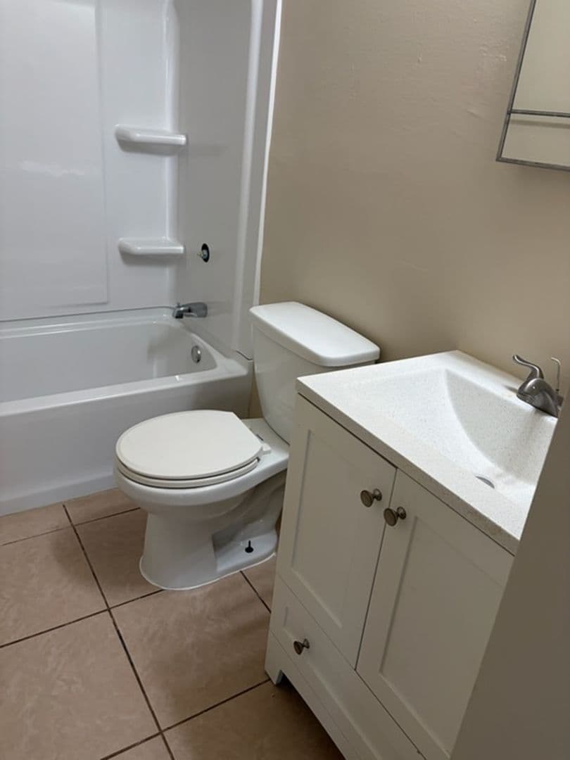 Richmond Apartment: 329 S 8th St