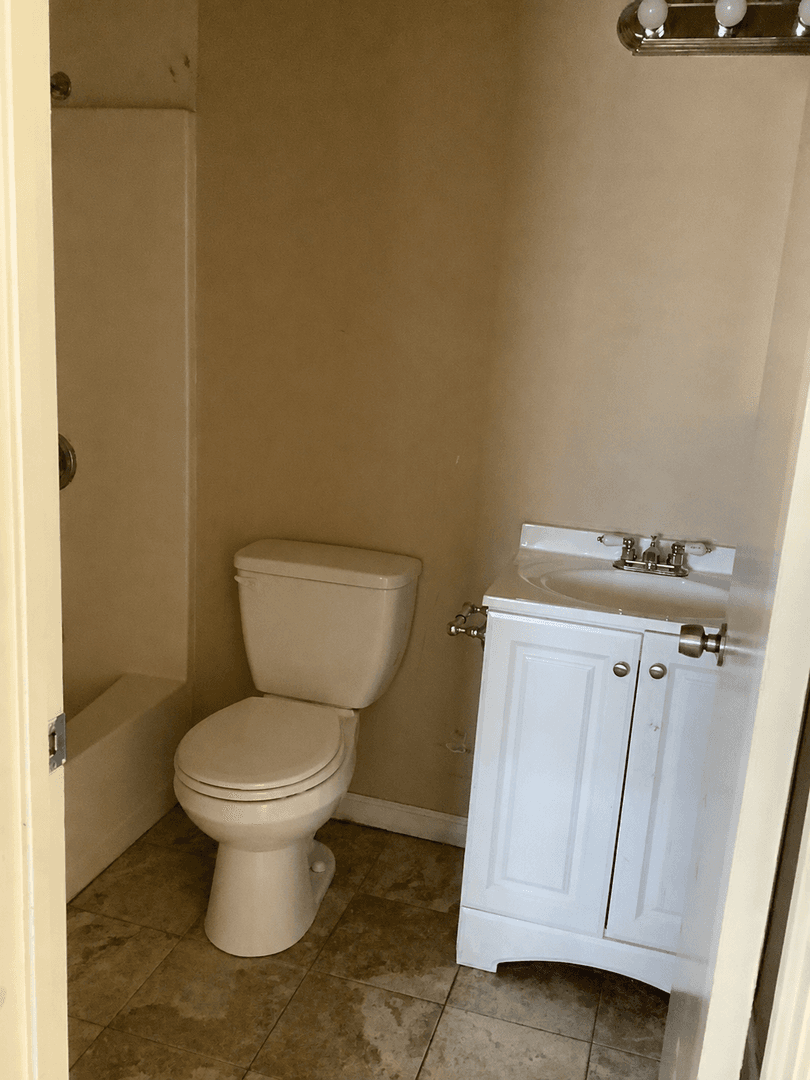 Richmond Apartment: 709 10th St