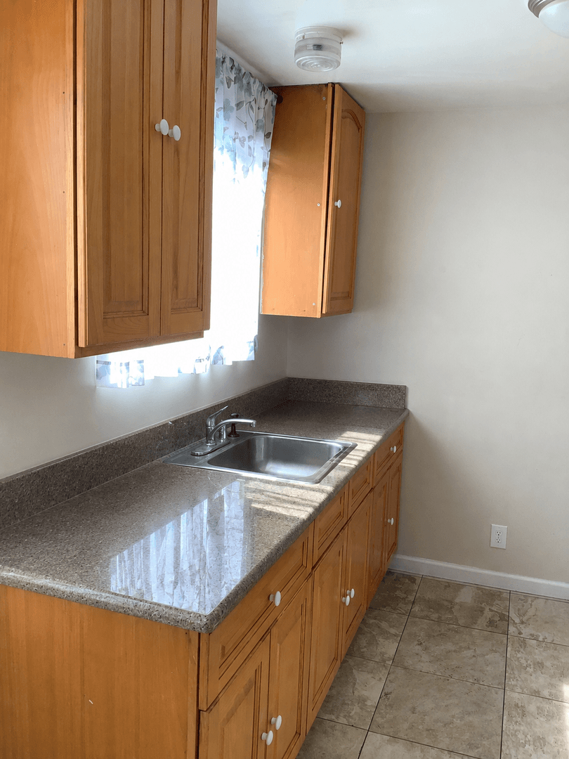 Richmond Apartment: 709 10th St