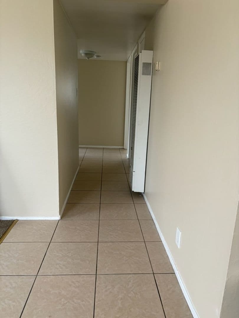 Richmond Apartment: 329 S 8th St