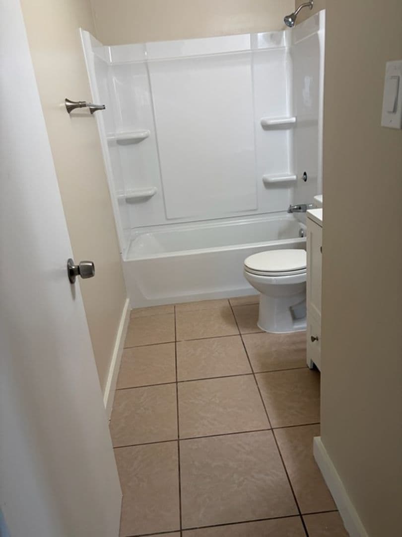 Richmond Apartment: 329 S 8th St