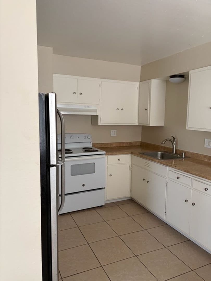 Richmond Apartment: 329 S 8th St