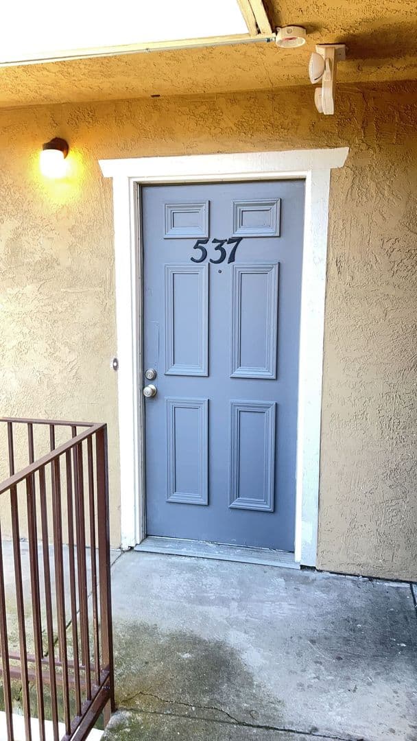 Richmond Apartment: 537 Nevin Ave