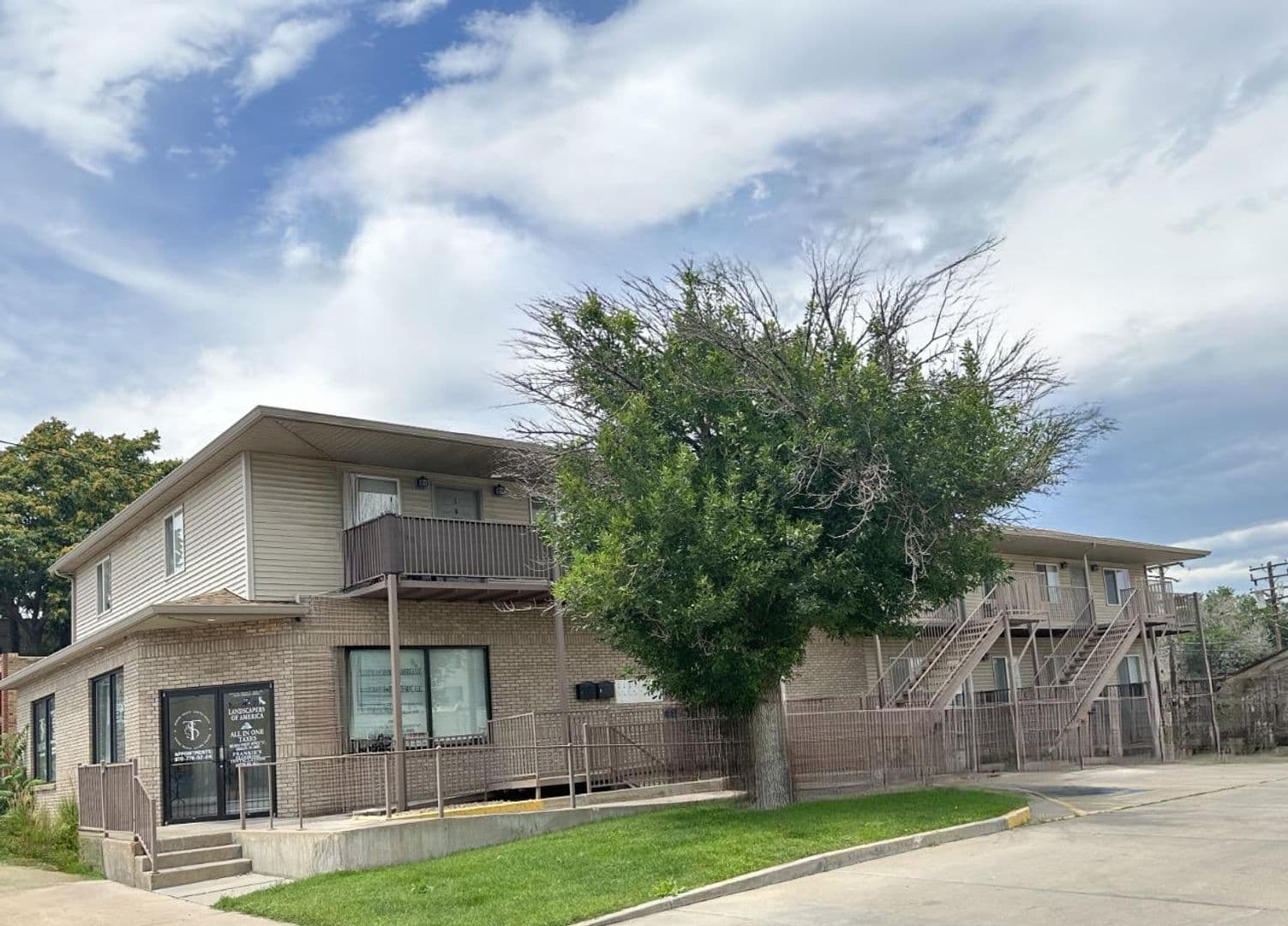 Greeley Apartment: 805 16th Street