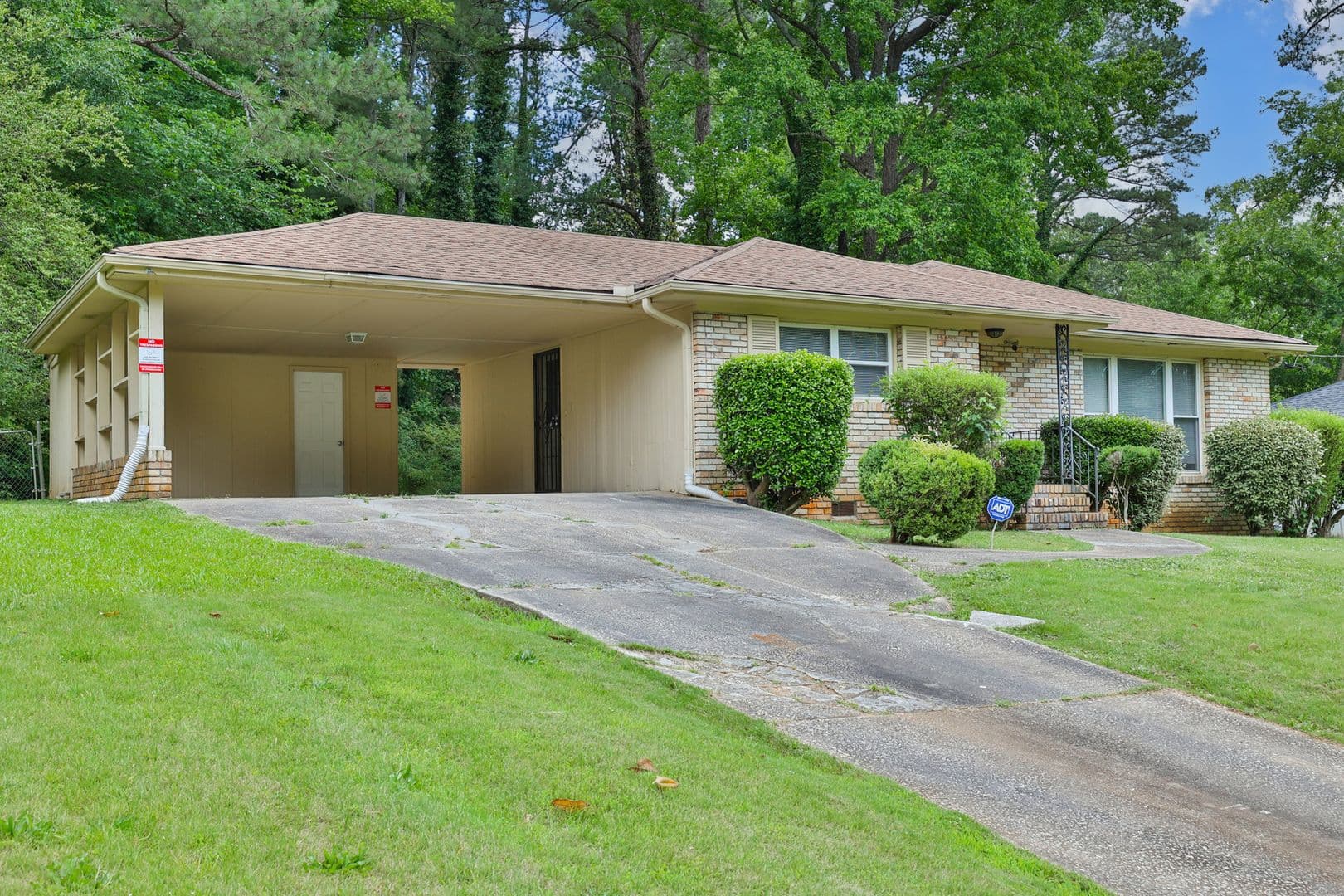 Atlanta House: 1260 Shore Dr SW