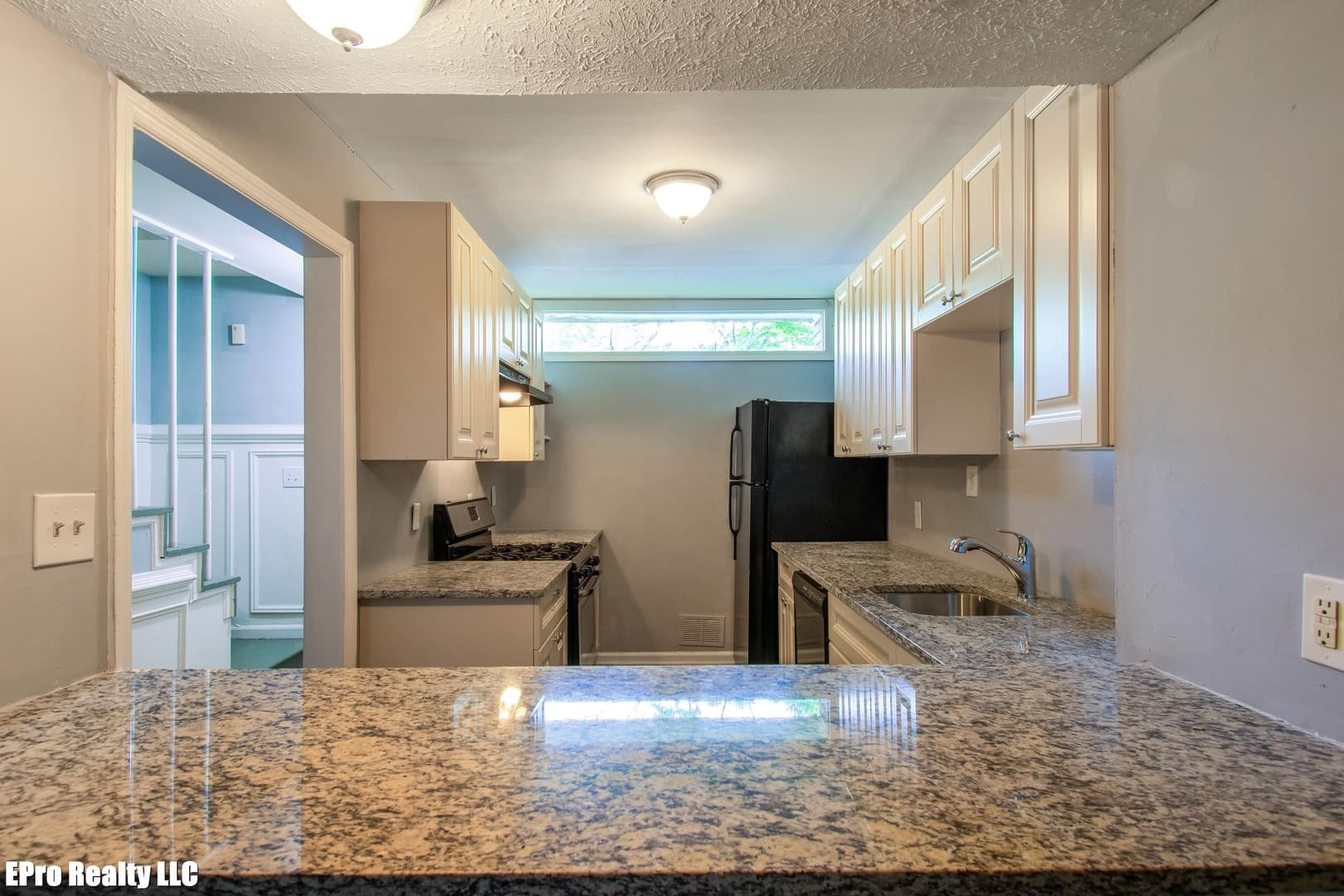 College Park House: 1790 Lyle Ave - 1