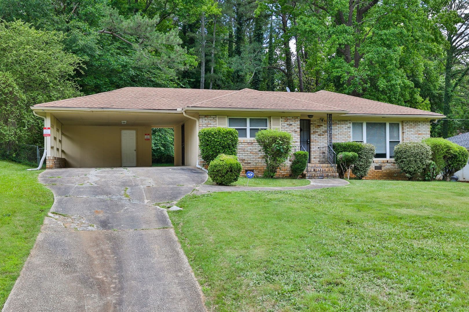 Atlanta House: 1260 Shore Dr SW