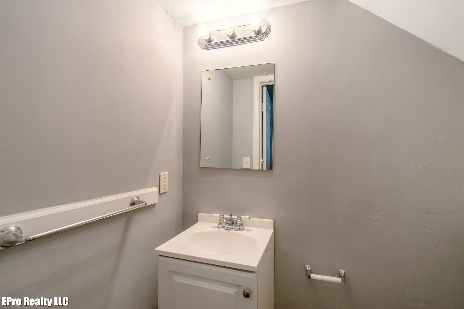 College Park House: 1790 Lyle Ave - 1