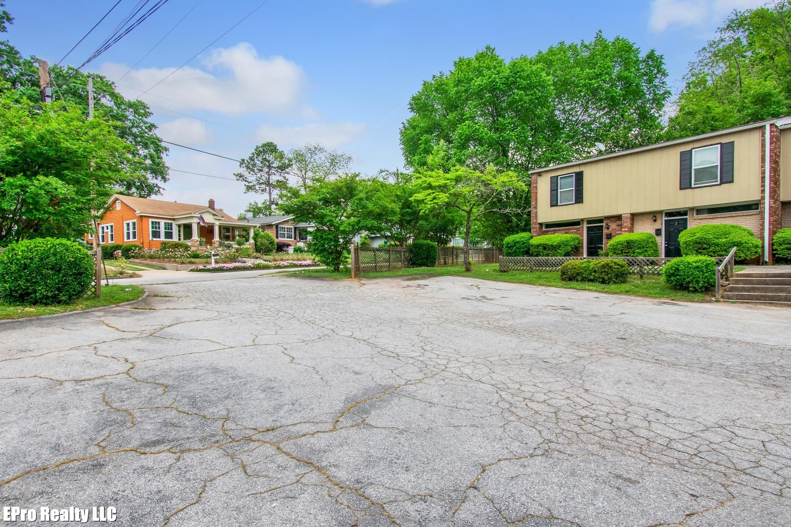College Park House: 1790 Lyle Ave - 1