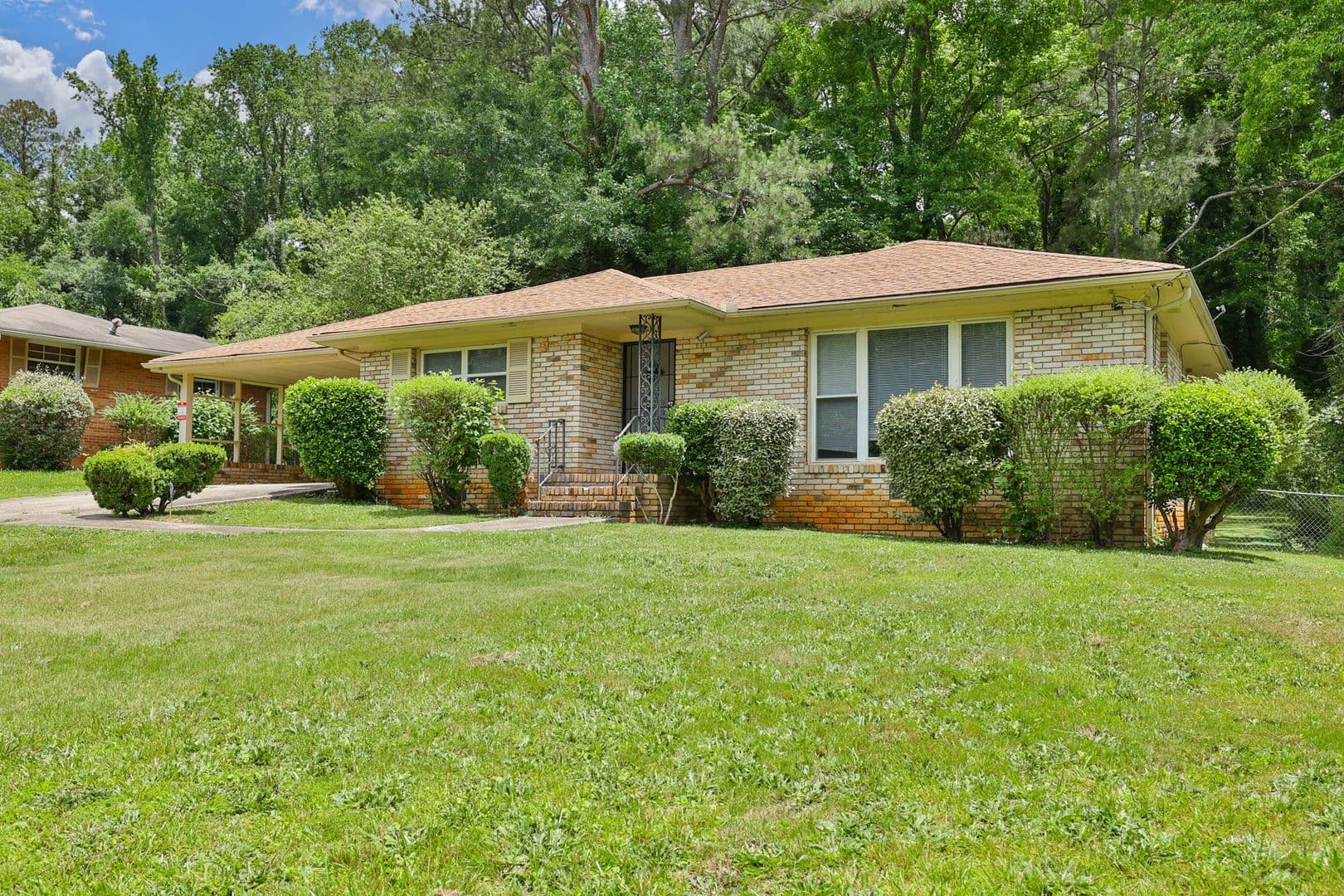 Atlanta House: 1260 Shore Dr SW