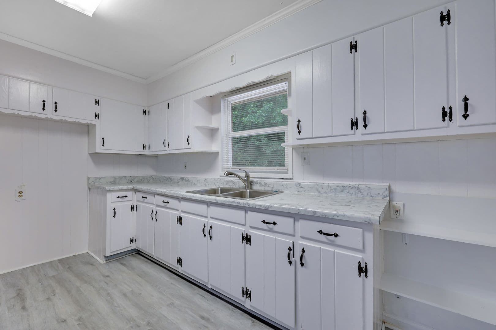 Atlanta House: 1260 Shore Dr SW