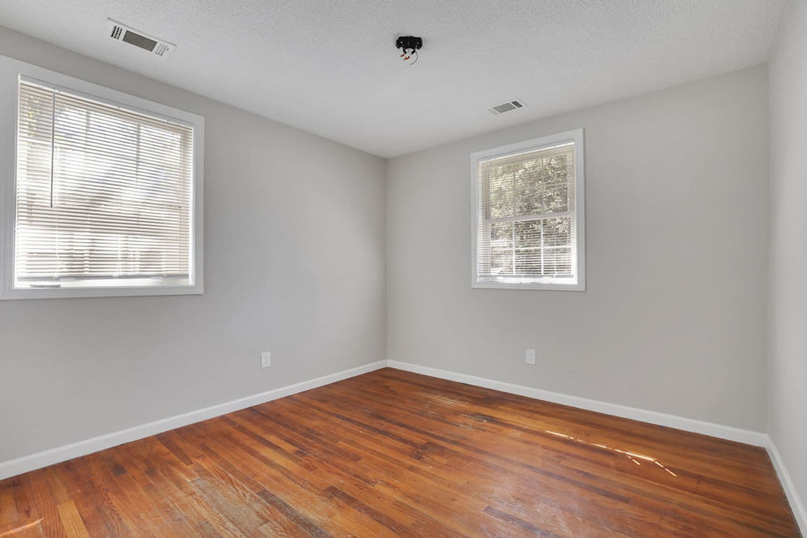 Atlanta House: 863 Fairburn Rd NW