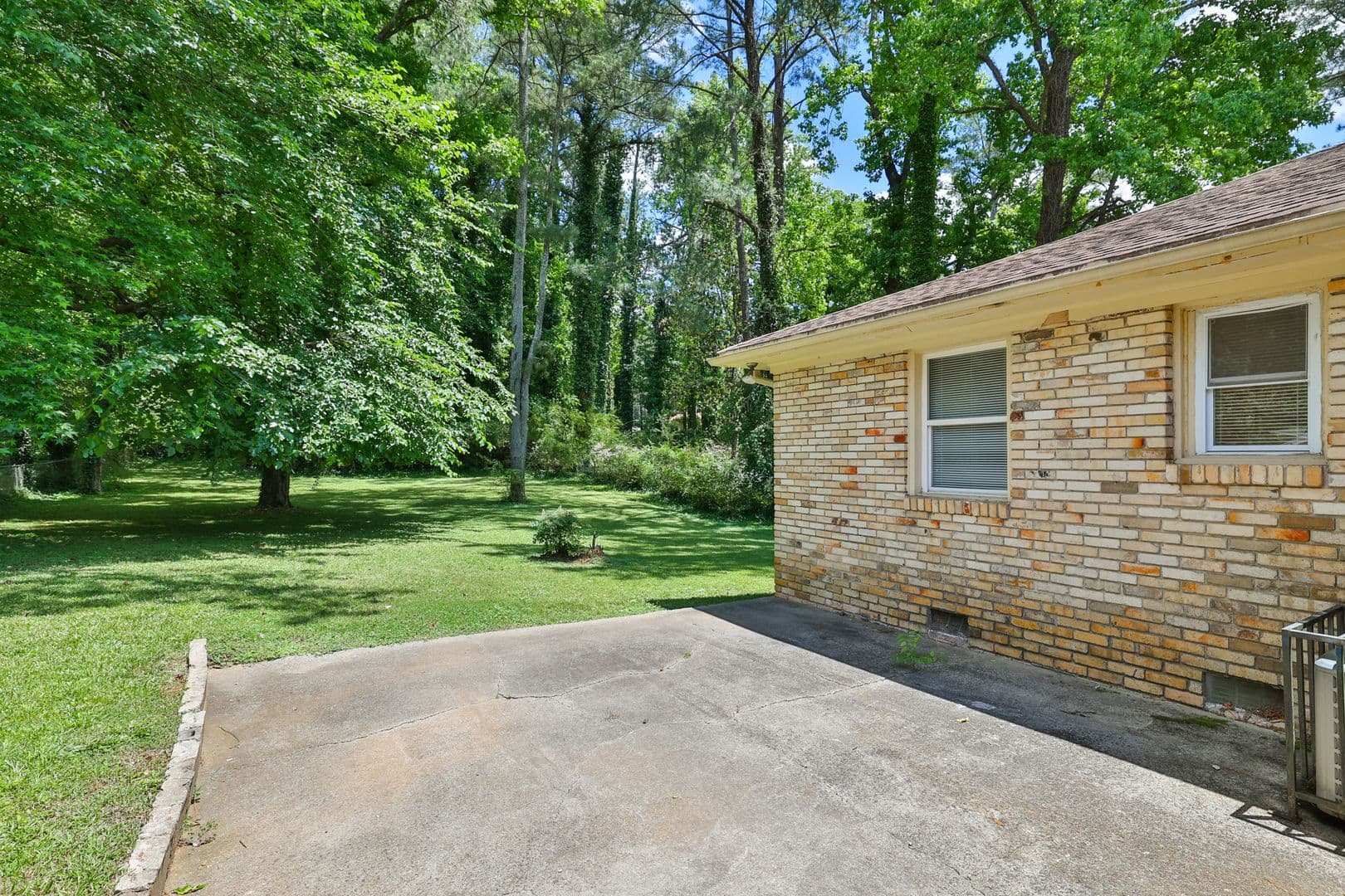 Atlanta House: 1260 Shore Dr SW