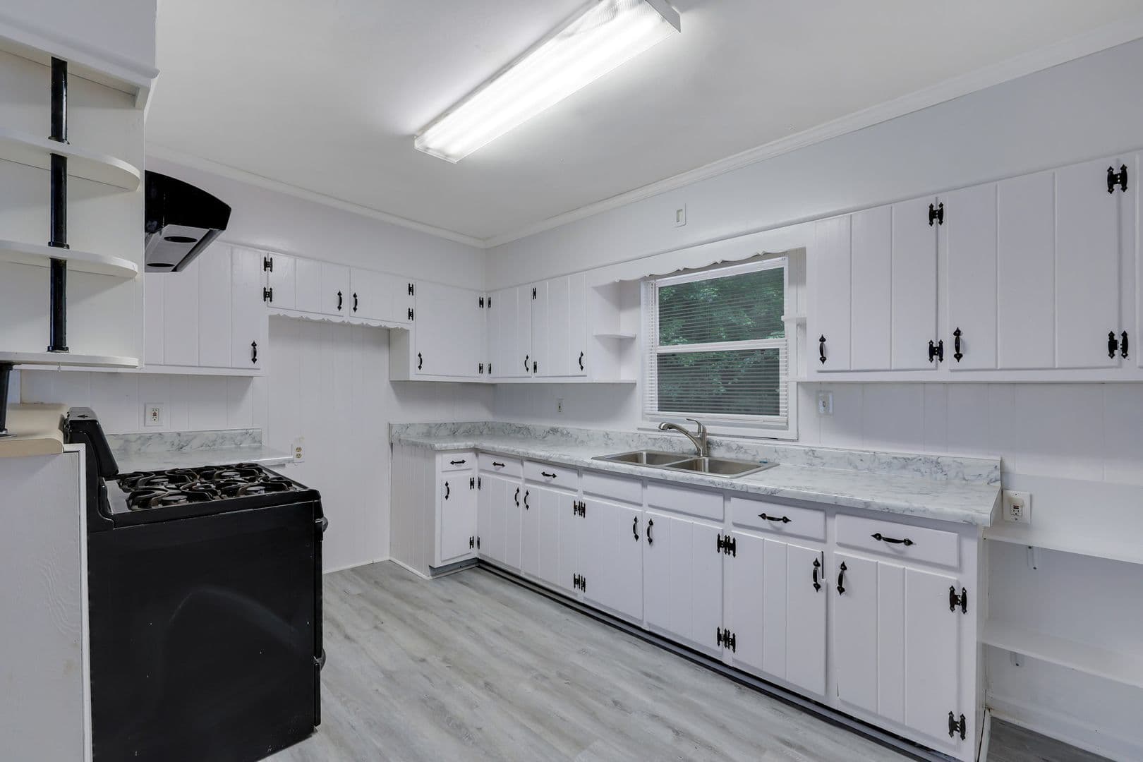 Atlanta House: 1260 Shore Dr SW