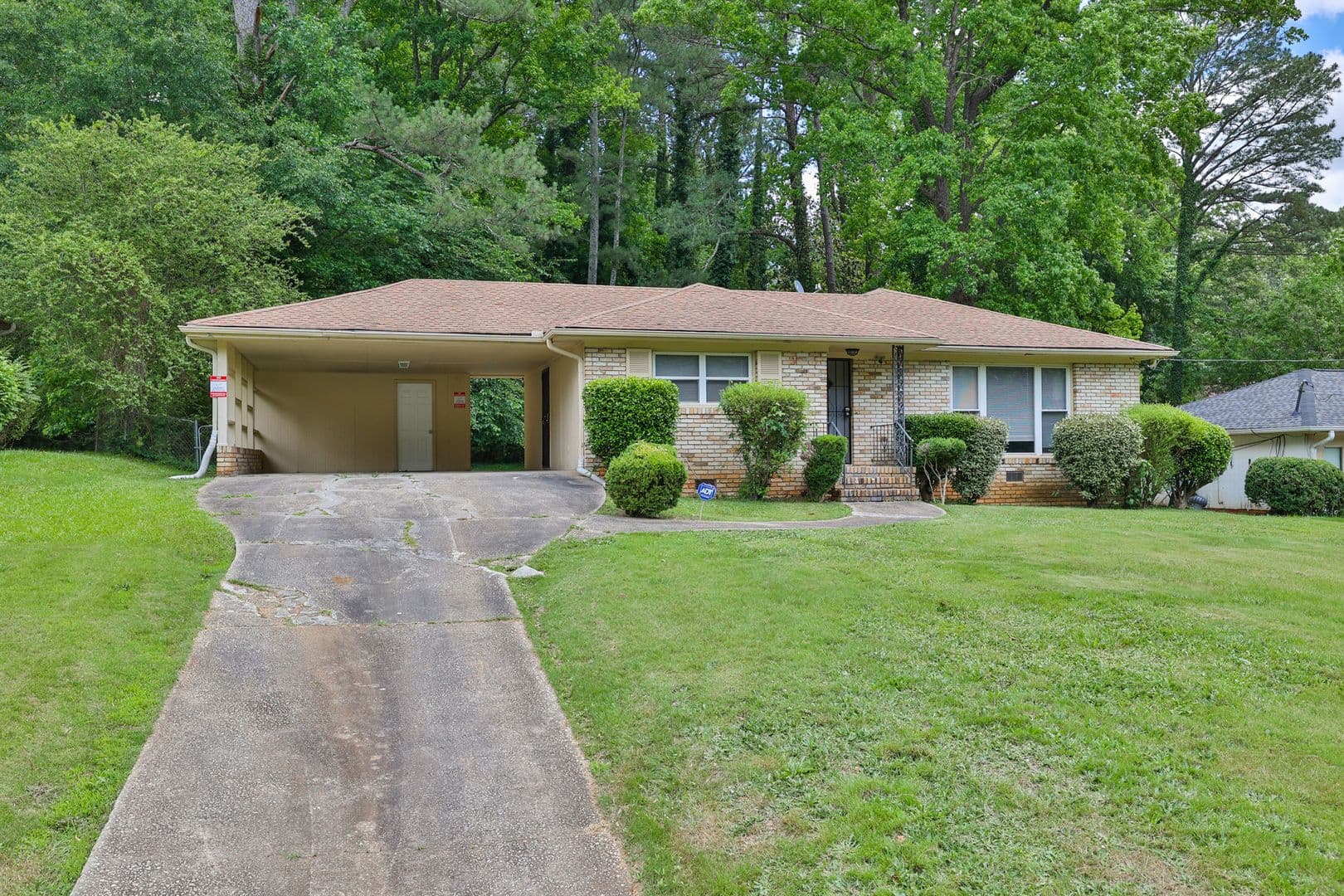Atlanta House: 1260 Shore Dr SW