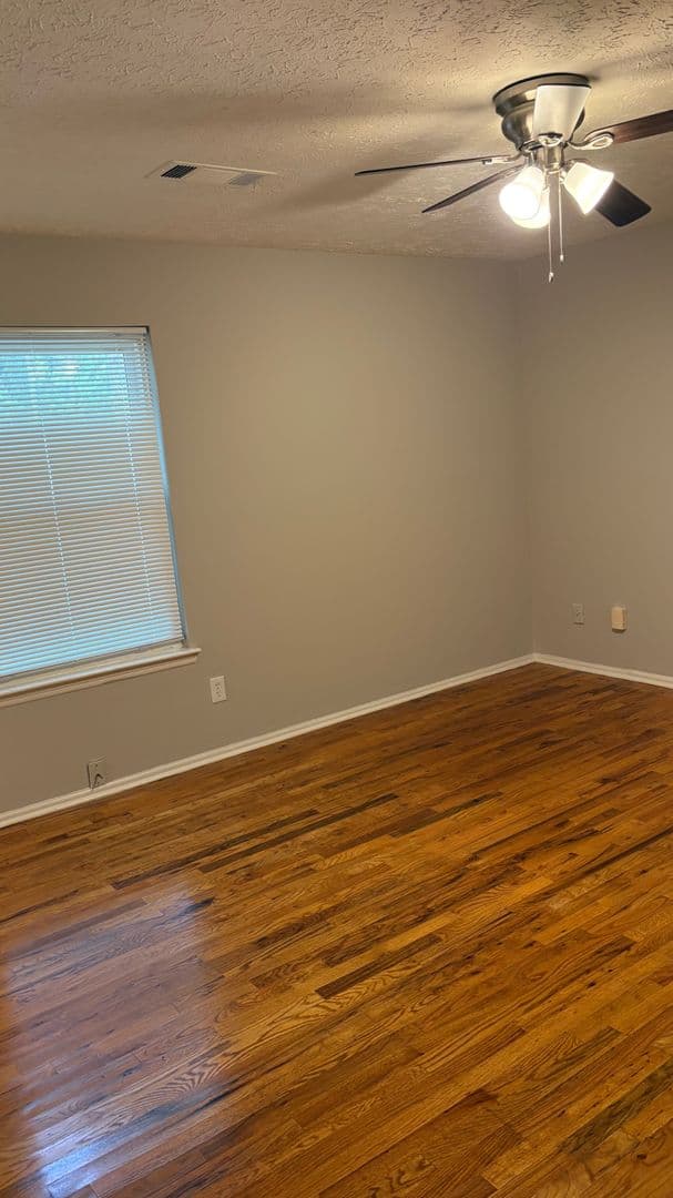 Atlanta House: 149 Line Road