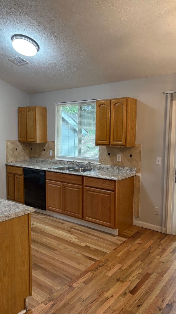 Atlanta House: 149 Line Road