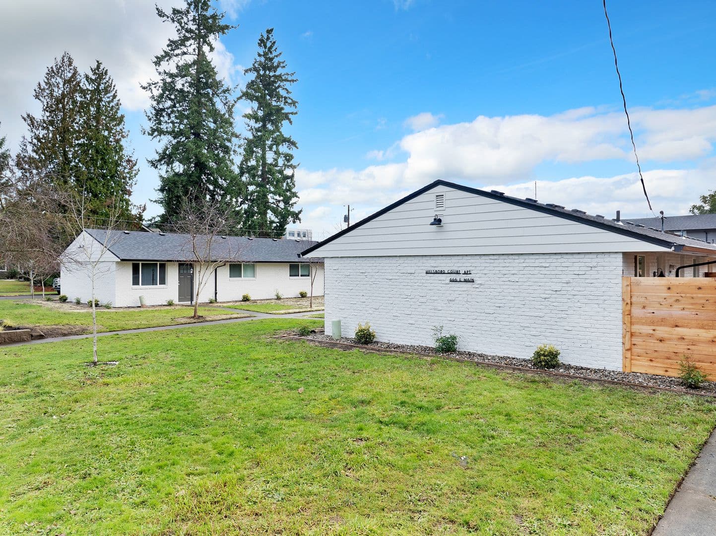 Hillsboro Apartment: 663-666 E Main St