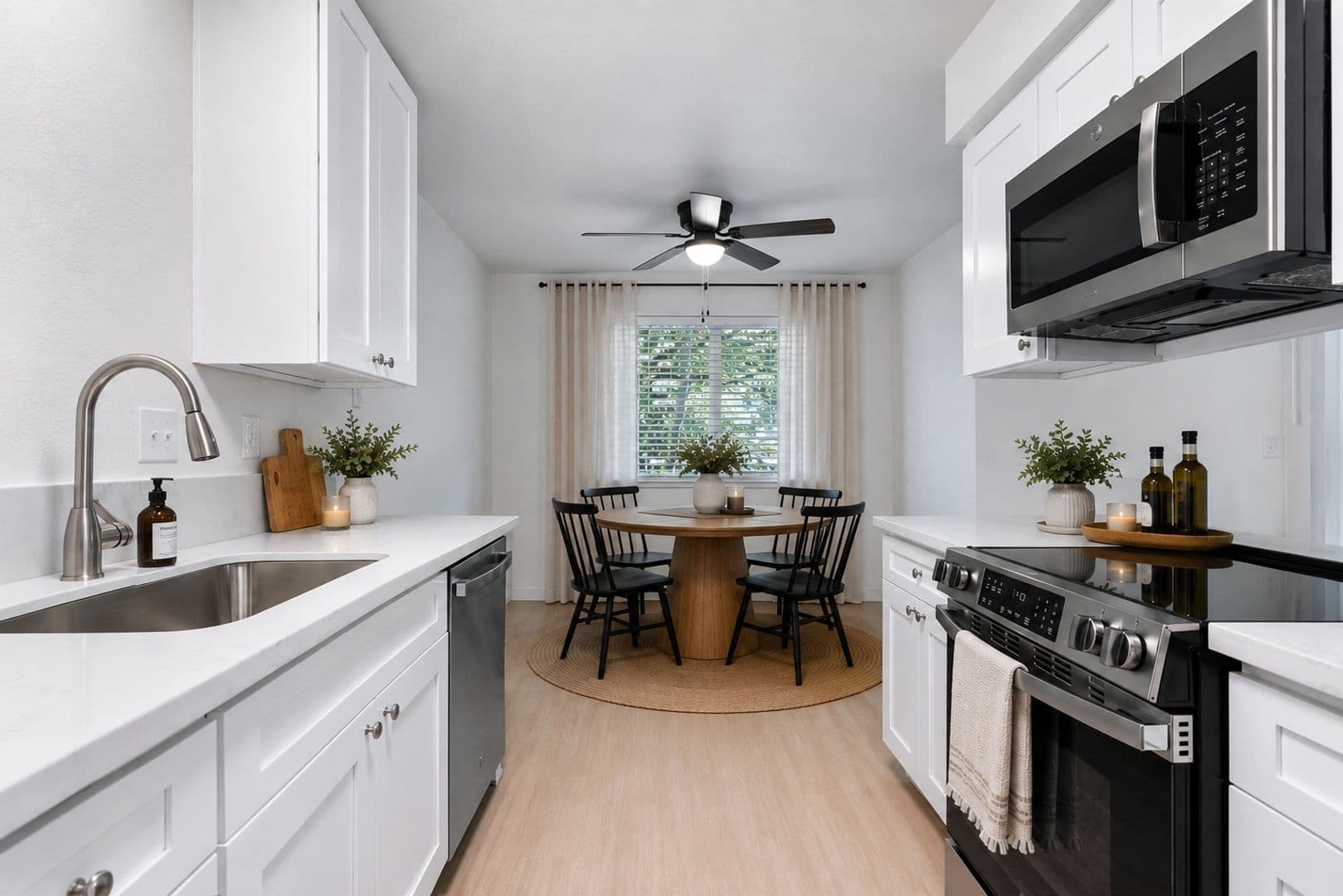 Gresham Apartment: 805 NE Kane Drive