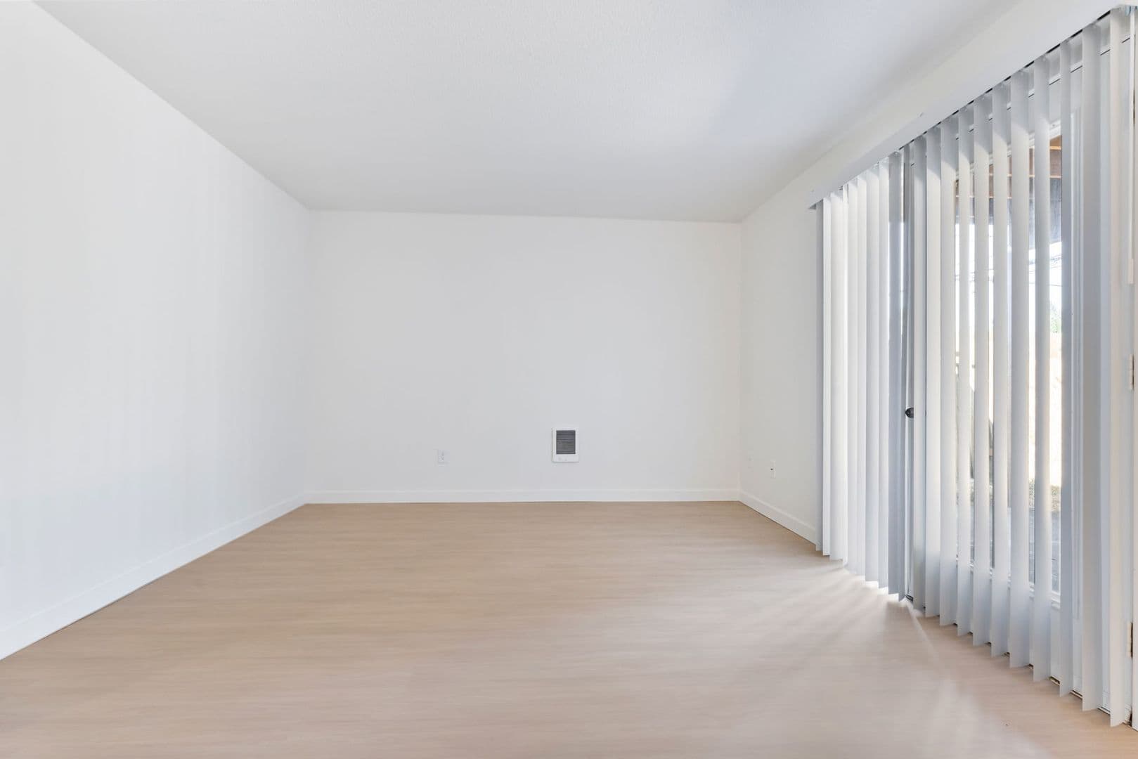 Gresham Apartment: 805 NE Kane Drive