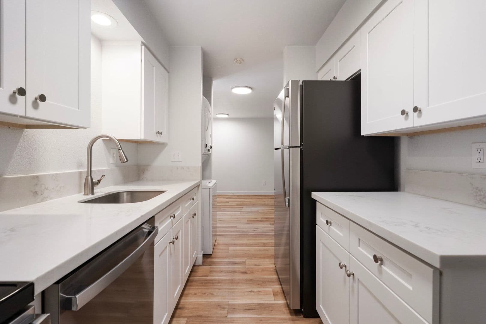 Vancouver Apartment: 3201 E 33rd St
