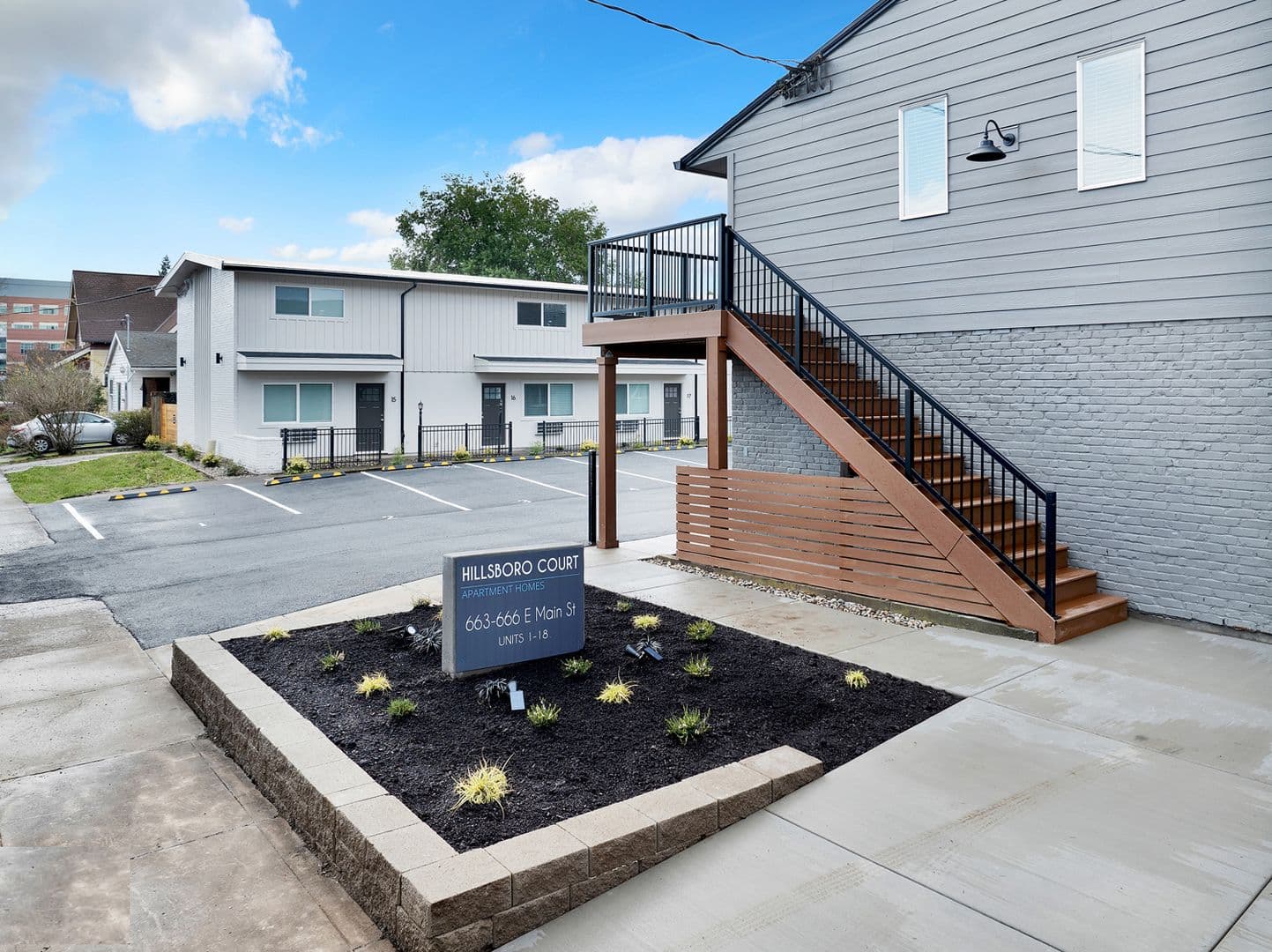 Hillsboro Apartment: 663-666 E Main St