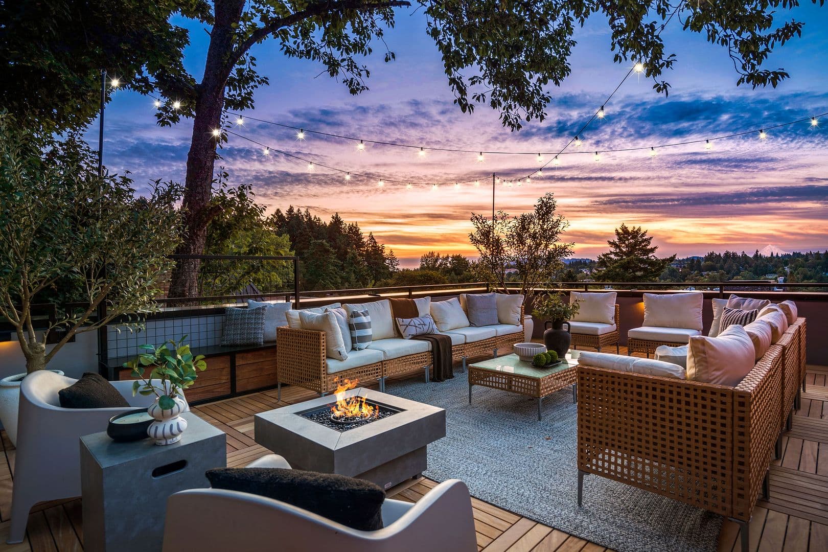 Lake Oswego House: 703 1st St