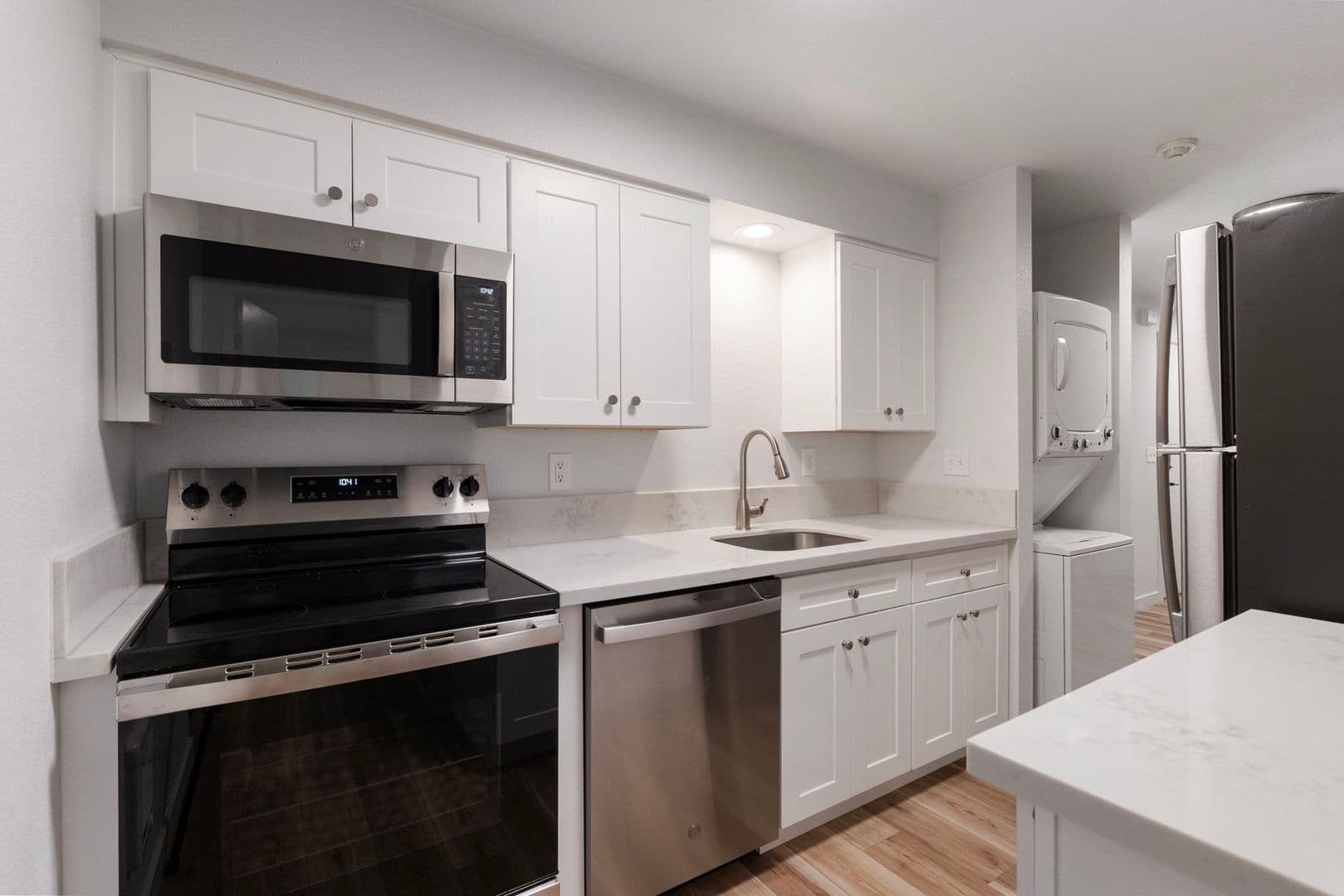 Vancouver Apartment: 3201 E 33rd St