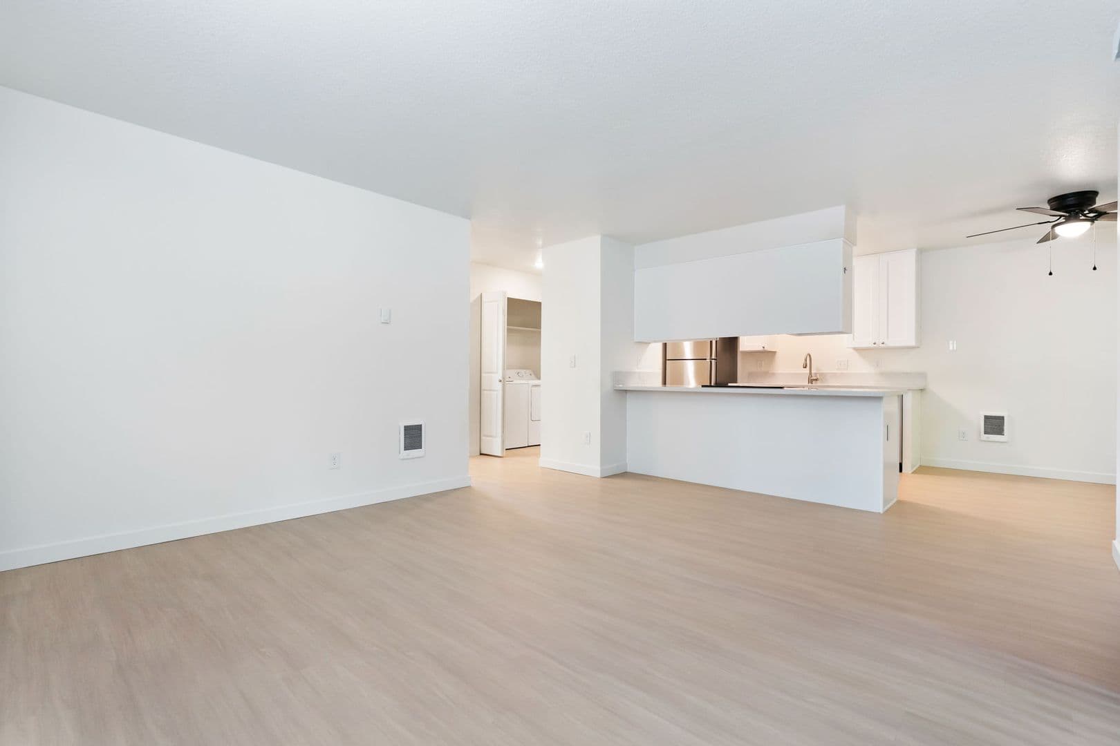 Gresham Apartment: 805 NE Kane Drive