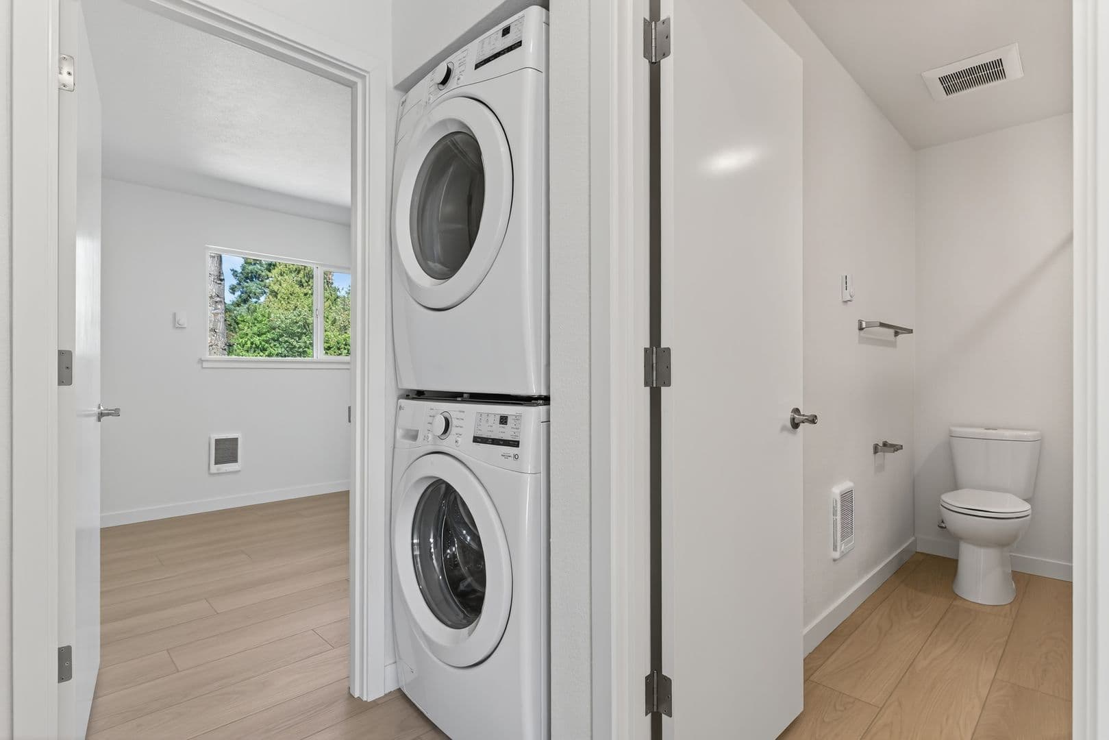 Portland Apartment: 10934 & 10950-10974 NE Wygant St
