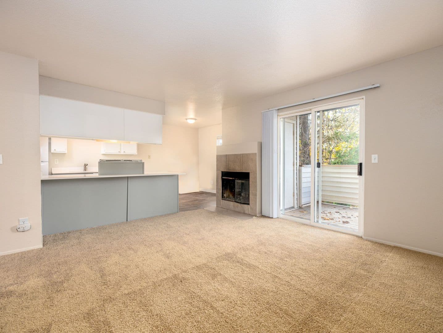 Gresham Apartment: 805 NE Kane Drive