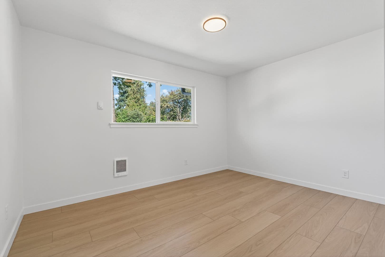 Portland Apartment: 10934 & 10950-10974 NE Wygant St