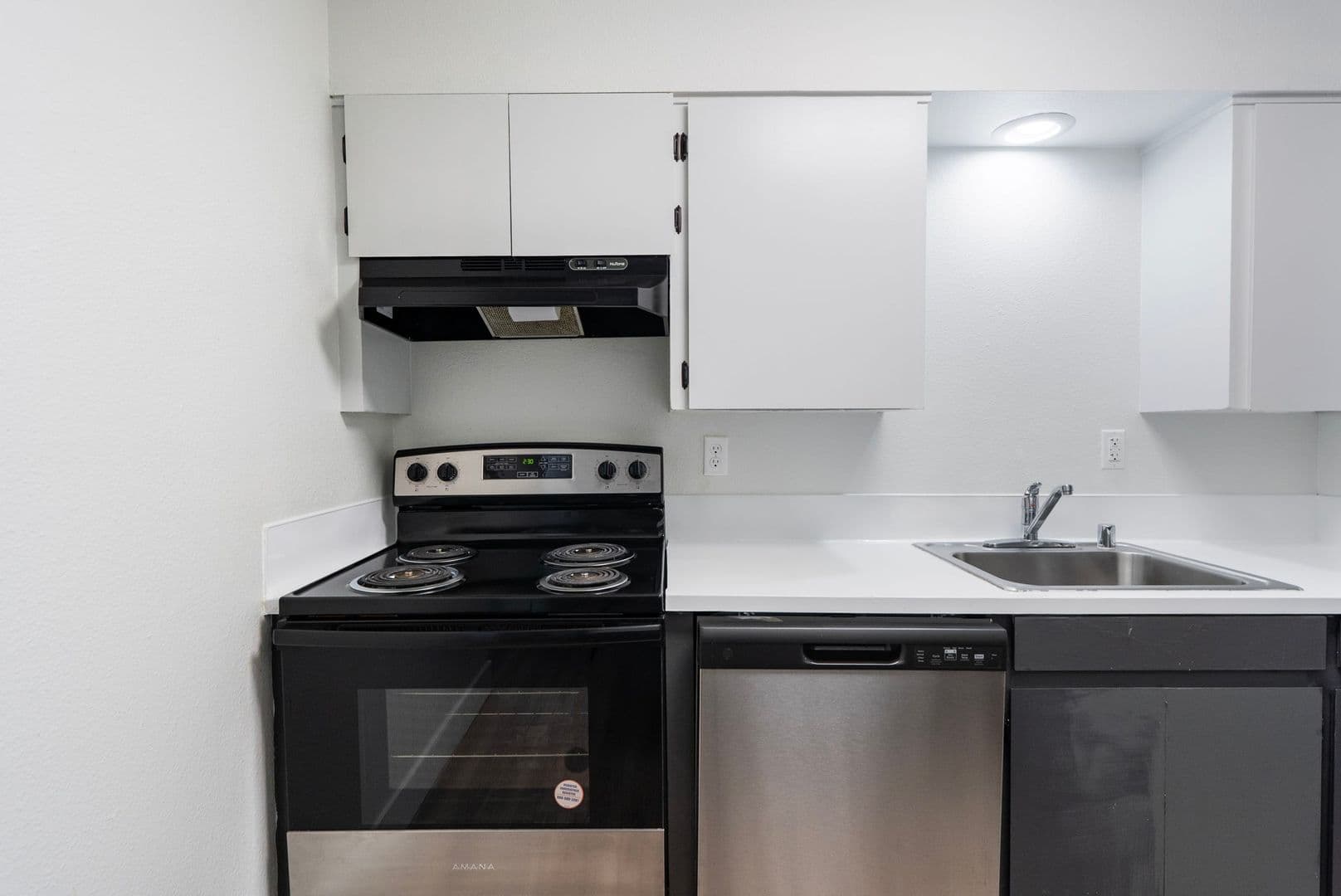 Vancouver Apartment: 3201 E 33rd St
