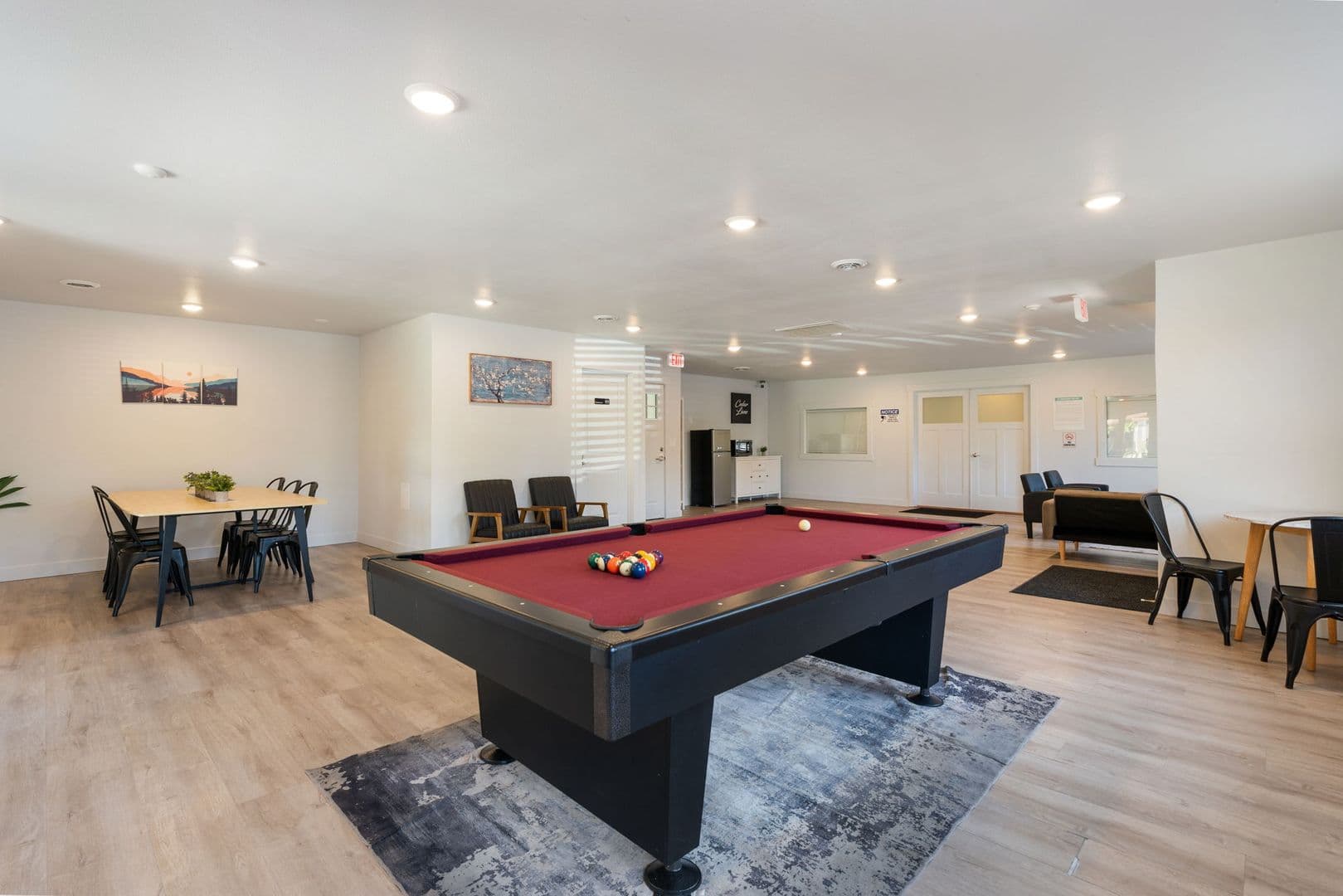 Vancouver Apartment: 3201 E 33rd St
