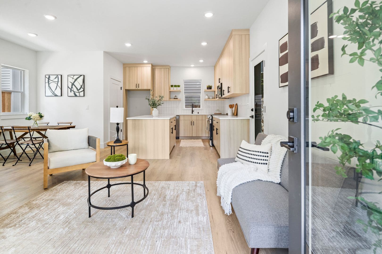 Portland House: 2011 SW Moss St